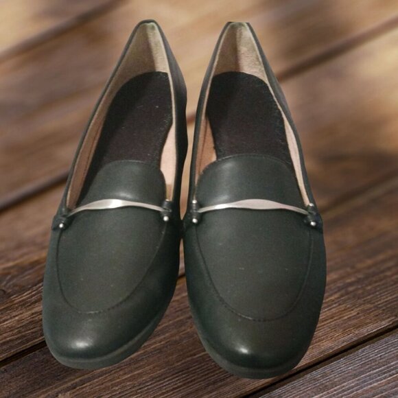 Naturalizer Soul Womens Loafer Shoes With Metal Accent Size 9M - Picture 1 of 9